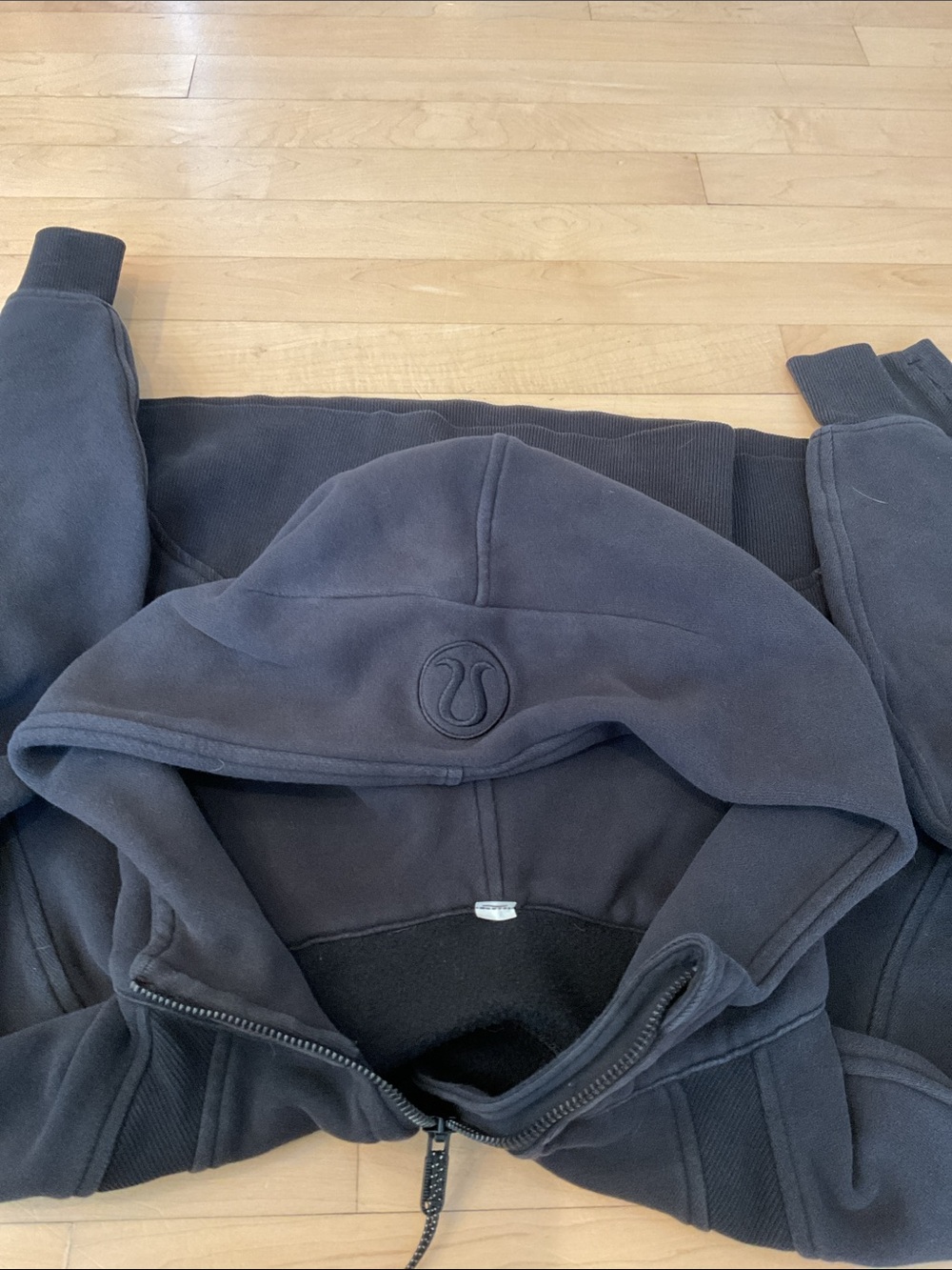 Lululemon Athletica - Women’s Scuba Oversized Half-Zip Hoodie in Black 🖤 - Picture 2 of 5